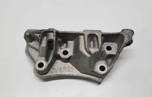 Citroen C5 Aircross Engine mounting bracket 9810967480