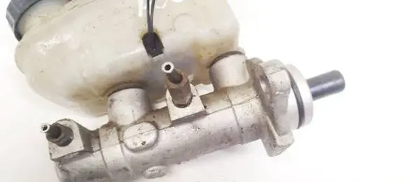 Master brake cylinder