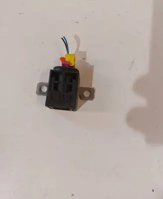 Audi A6 S6 C6 4F Fuse 4F0915519