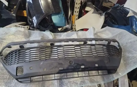 Toyota C-HR I Front bumper lower grill 52129F4110