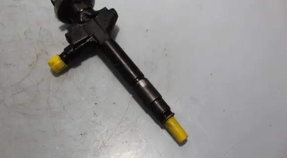 Mazda 6 Fuel injector 06F11030