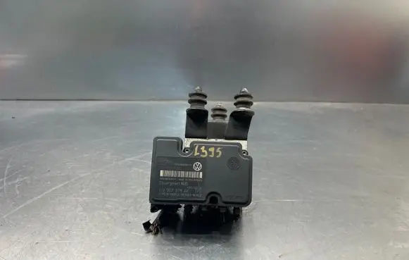 Skoda Octavia Mk2 (1Z) ABS Pump 1K0907379AK 000404913E2 10097003253