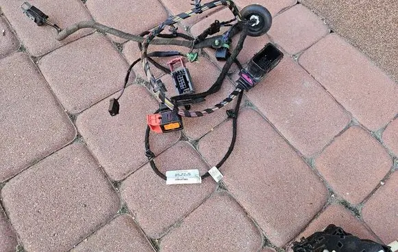 Opel Corsa E Front door wiring loom/harness boot 39193944-