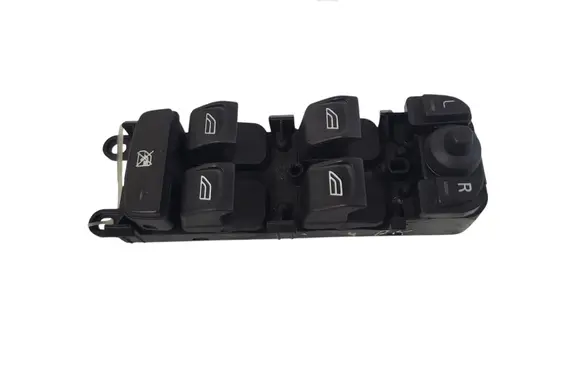 Volvo V70 Electric window control switch 30773269 03454200
