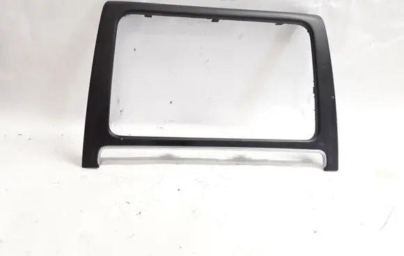 Volkswagen Polo V 6R Radio/GPS head unit trim 6R0858069