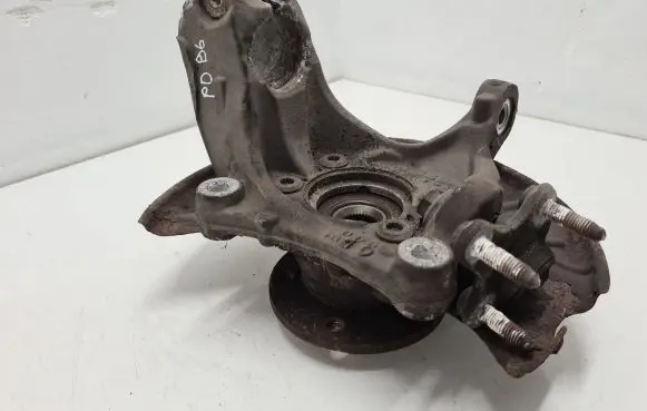 Volkswagen PASSAT B6 Front wheel hub