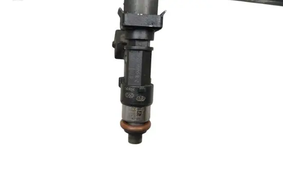 Chevrolet Epica Fuel injector supply line/pipe 