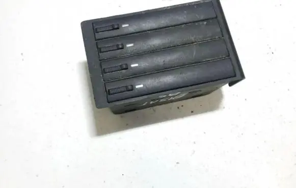 Volkswagen PASSAT B5 CD/DVD changer 8d0864119
