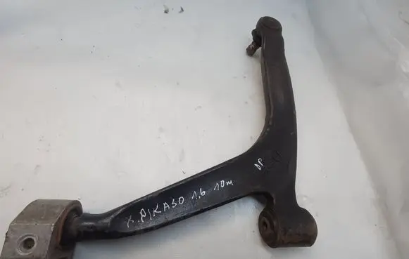 Citroen Xsara Picasso Front lower control arm/wishbone