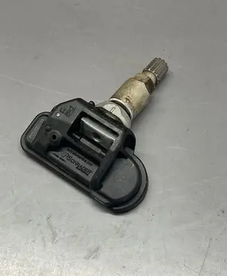 Mercedes-Benz C W205 Tire pressure sensor CCAJ13LP0300T2 2546AGG4
