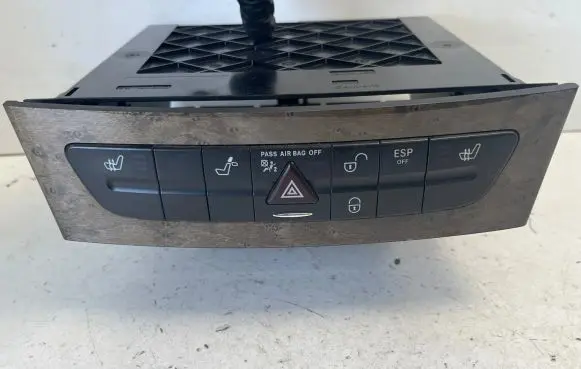 Mercedes-Benz CLS C219 Front trunk storage compartment 
