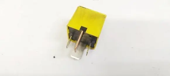 Opel Zafira B Other relay 90226846 4RA00779306