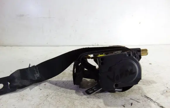 Mercedes-Benz ML W163 Front seatbelt A1638601385