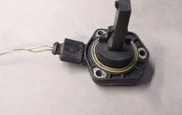 Volkswagen Polo IV 9N3 Oil level sensor ACA10 1j0973703
