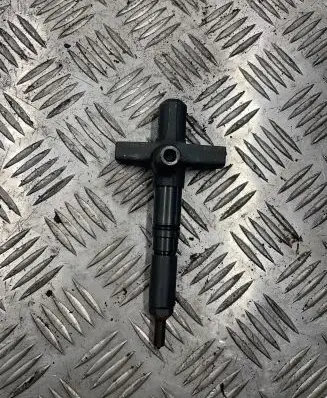 Mitsubishi Pajero Fuel injector 484411