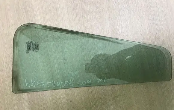 Land Rover Freelander Rear vent window glass 000199DOT68243R001582