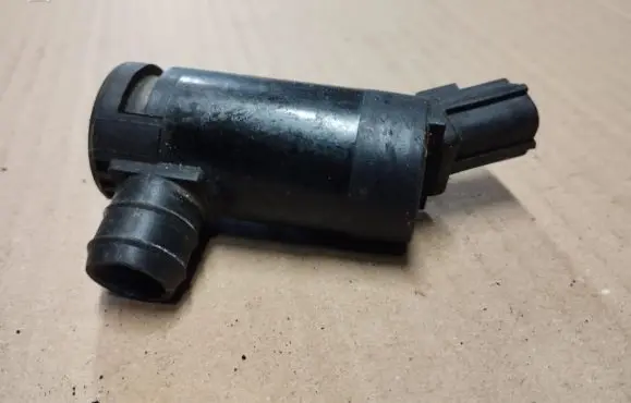 Lincoln Town Car Windscreen/windshield washer pump