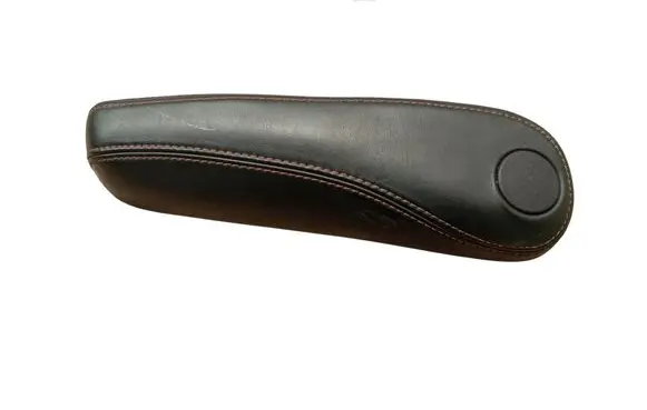 Chrysler Pacifica Rear seat armrest 