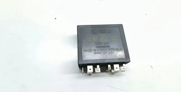 Volkswagen PASSAT B5.5 Window wiper relay 1J0955531