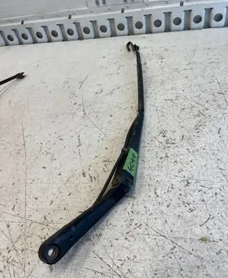 Volkswagen II LT Windshield/front glass wiper blade 2D1955407