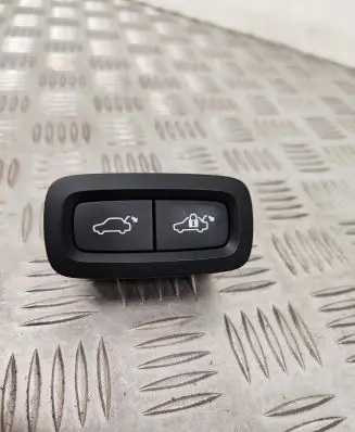 Volvo XC60 Tailgate/boot open switch button 31674801