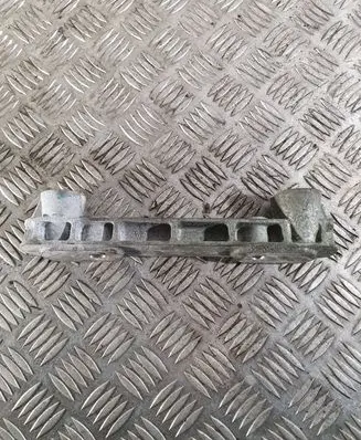 Volvo XC40 Engine mounting bracket 32137504