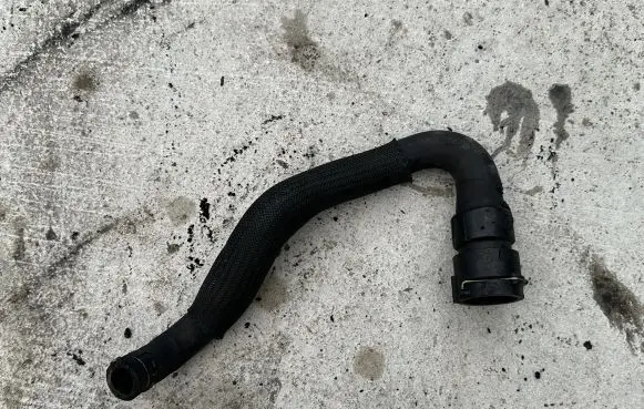 Volvo V60 Engine coolant pipe/hose 30757896004