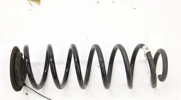 Volkswagen Golf VIII Front coil spring