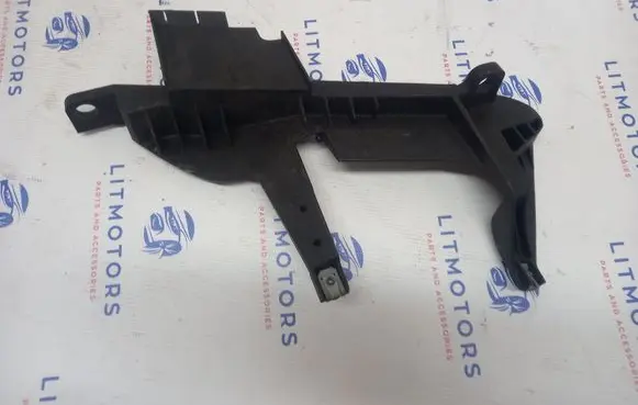 BMW X3 E83 Headlight/headlamp mounting bracket 1301073024