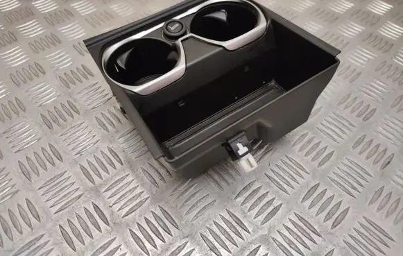Cup holder front
