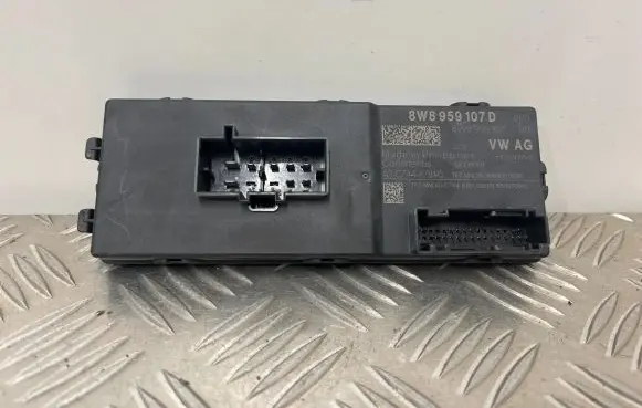 Audi A7 S7 4K8 Tailgate/trunk control unit/module 8W8959107D 8W8959107 A2C74487810