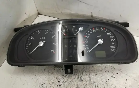 Renault Laguna II Speedometer (instrument cluster) 8200170293 7G222Y91