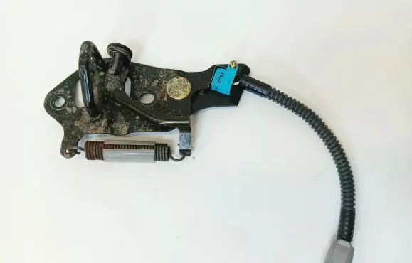Lexus LS 430 Tailgate/trunk/boot lock/latch/bracket 