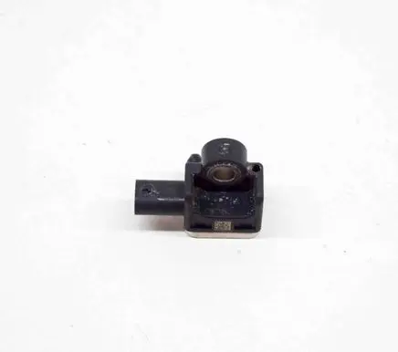 Mercedes-Benz GLA W156 Airbag deployment crash/impact sensor A1668210151 56054085AA
