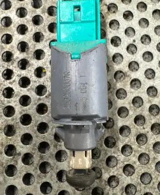 Renault Trafic III (X82) Brake pedal sensor switch 253250007R 5064T