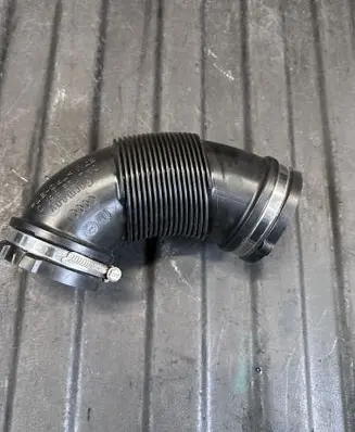 Audi A4 S4 B9 8W Intercooler hose/pipe 04L129661C