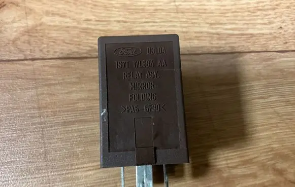 Ford Mondeo Mk III Other relay 1S7T17L684AA