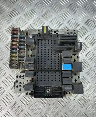 Volvo V70 Fuse box set 08696098 03W143 08696040