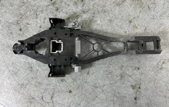 Front door exterior handle/bracket