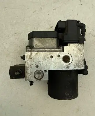 Volkswagen PASSAT B5 ABS Pump 8E0614111P 0273004133