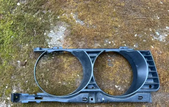 BMW 5 E34 Under headlight/headlamp trim 511381864429