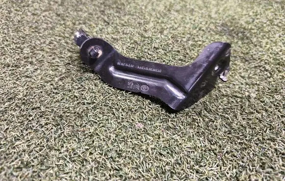 Fiat Scudo Bracket in trunk/boot 9806704580 KA1241L90
