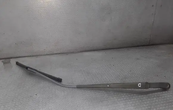 Windshield/front glass wiper blade