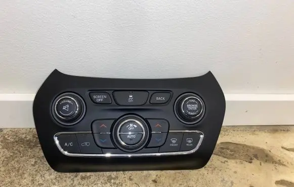 Jeep Cherokee Climate control unit 05091436AG 15961101