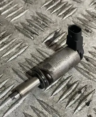 Audi A4 S4 B8 8K Camshaft vanos timing valve 06H103697A