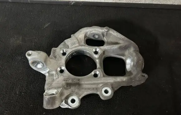 Mercedes-Benz GLE W167 Rear wheel hub 16712R