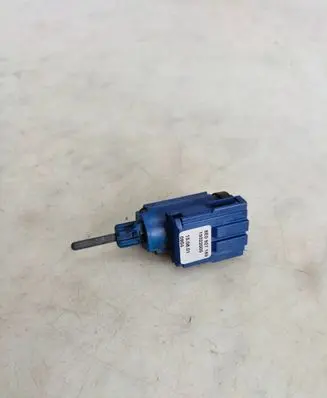 Audi A4 S4 B6 8E 8H Brake pedal sensor switch 8E0927189 19322005