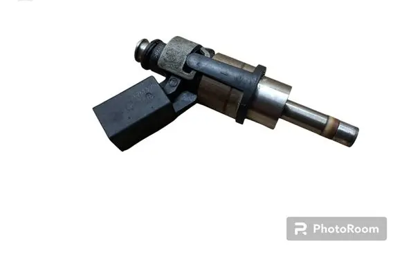 Audi A4 S4 B7 8E 8H Fuel injector 06F906036G 06D133036D 0261500039