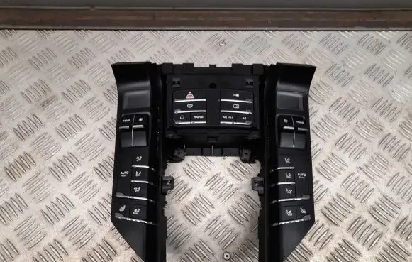 Porsche Cayenne (92A) Head unit multimedia control 7P5907044AB