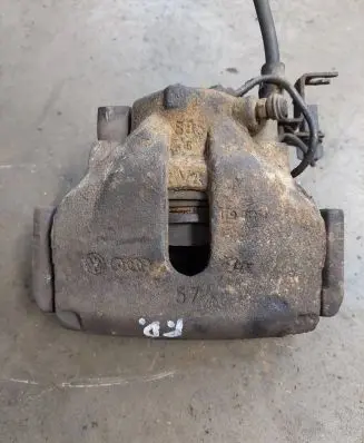 Volkswagen PASSAT B5.5 Front brake caliper
